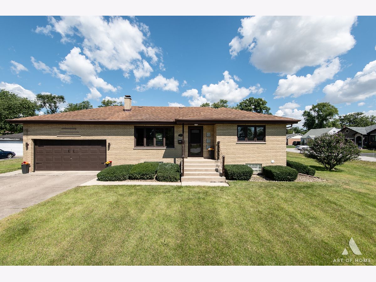  For Sale Worth Illinois, 6710 115th Street