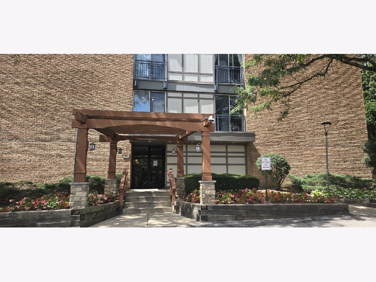  For Sale Lisle Illinois, 1811 Four Lakes Avenue