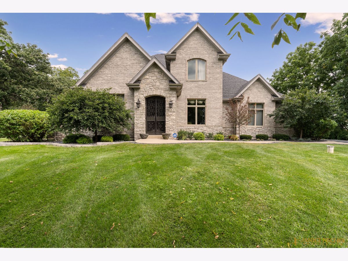  For Sale Mchenry Illinois, 2600 Whiteoak Court