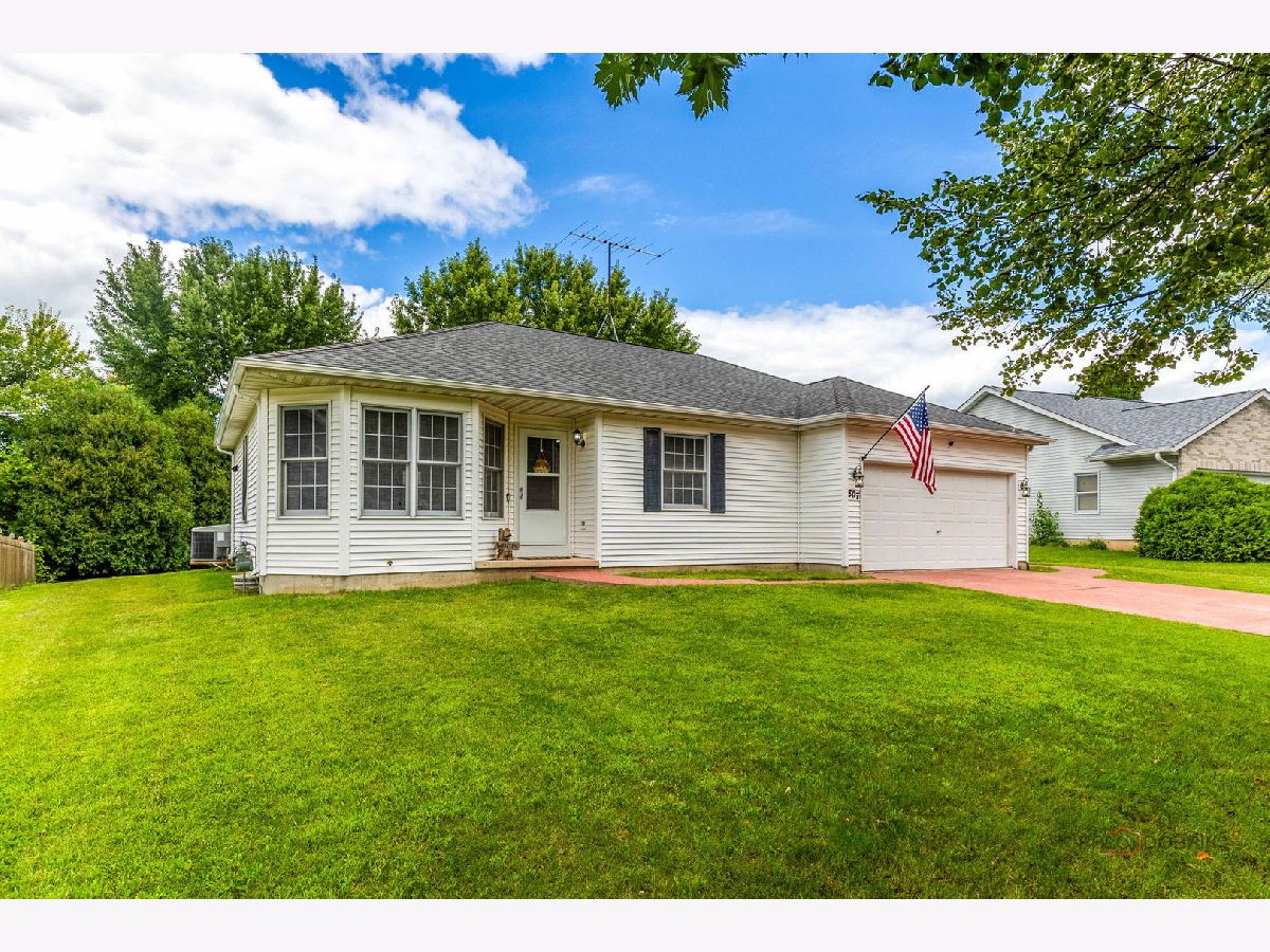  For Sale Genoa Illinois, 807 Aspen Way