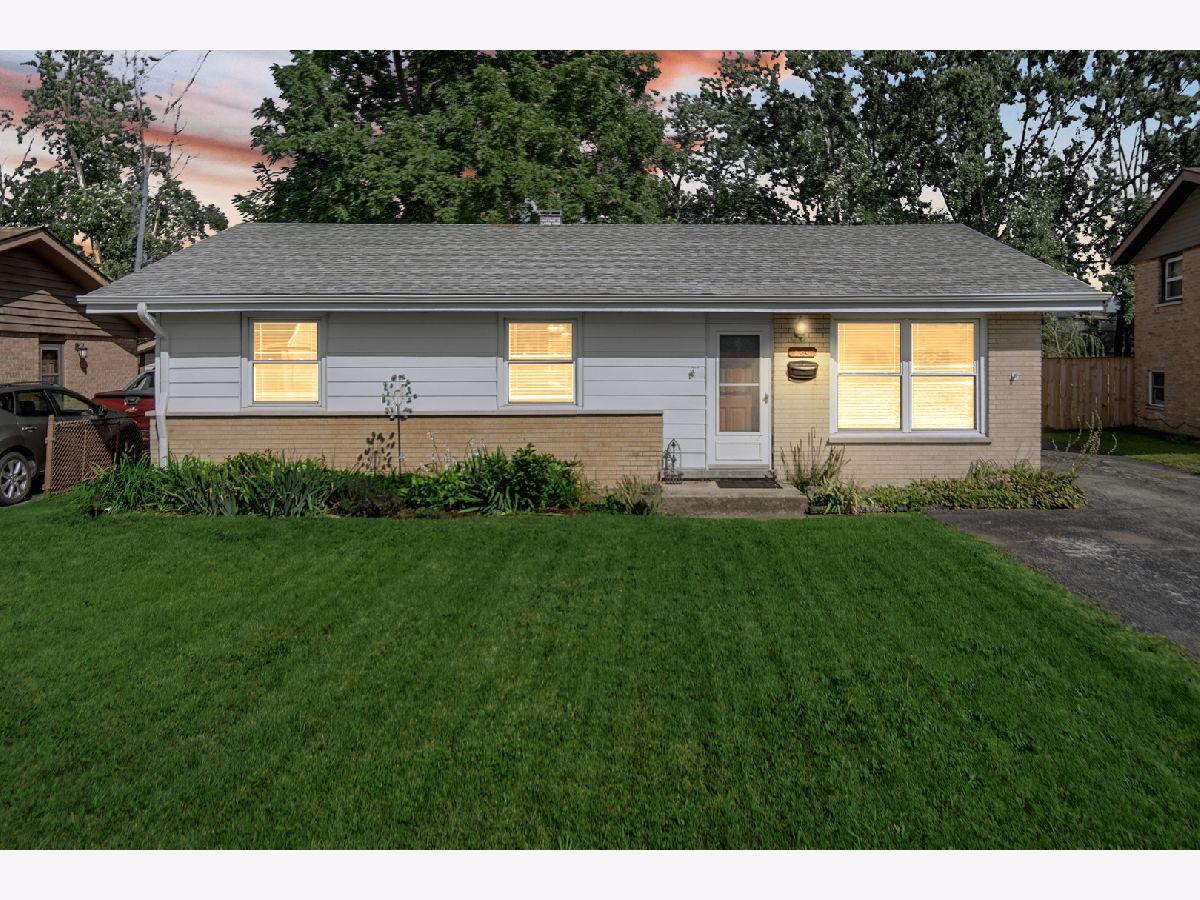  For Sale Crestwood Illinois, 13209 Playfield Drive