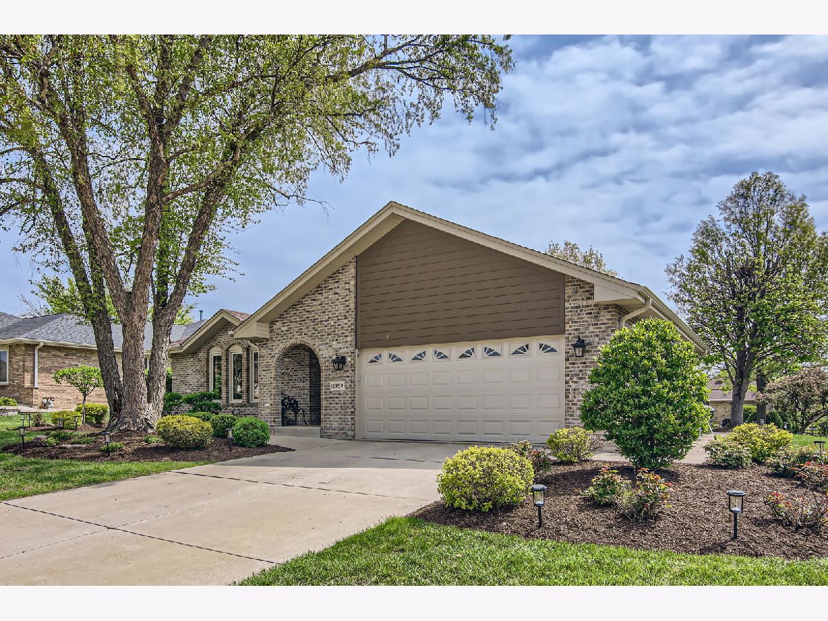 Homes For Sale Ishnala Woods Orland Park Illinois, 13959 Blackhawk Lane