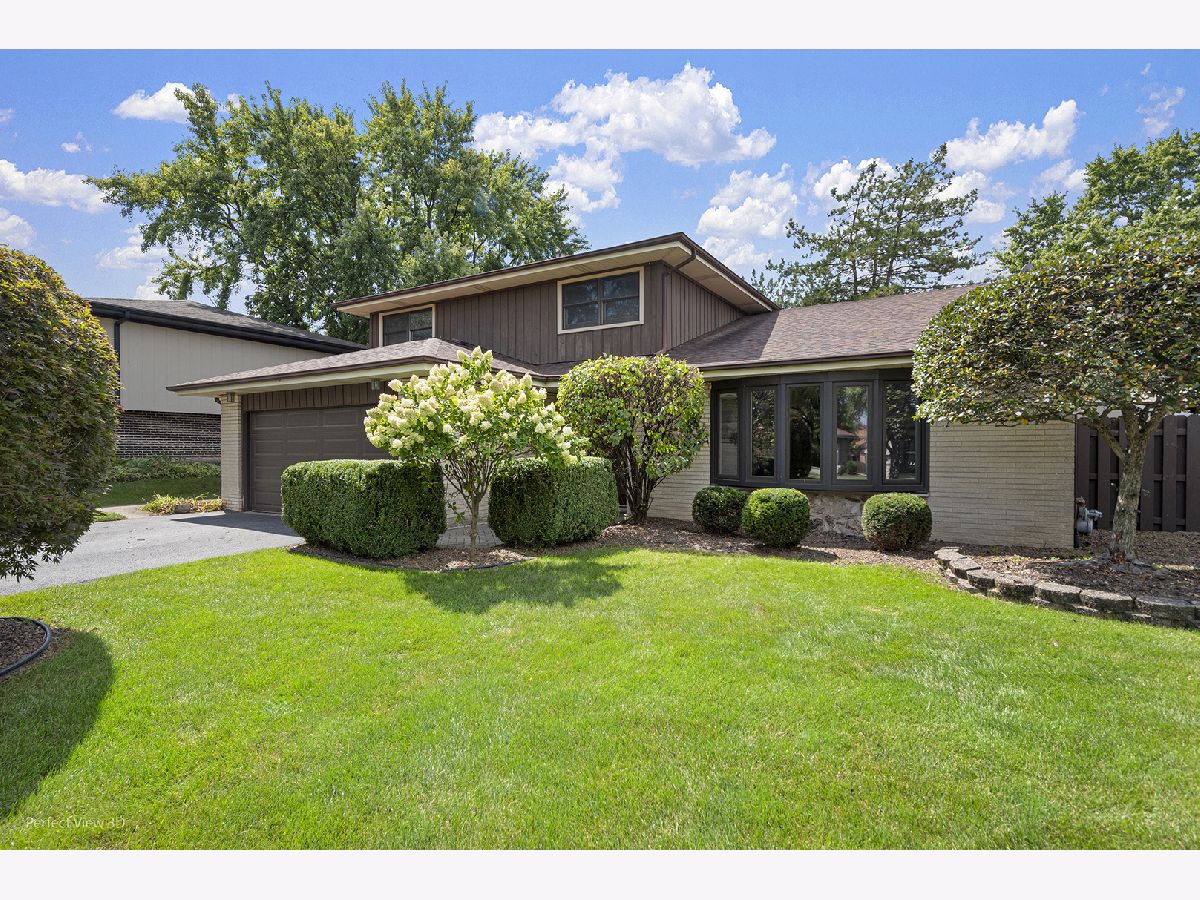  For Sale Palos Hills Illinois, 10562 84th Avenue