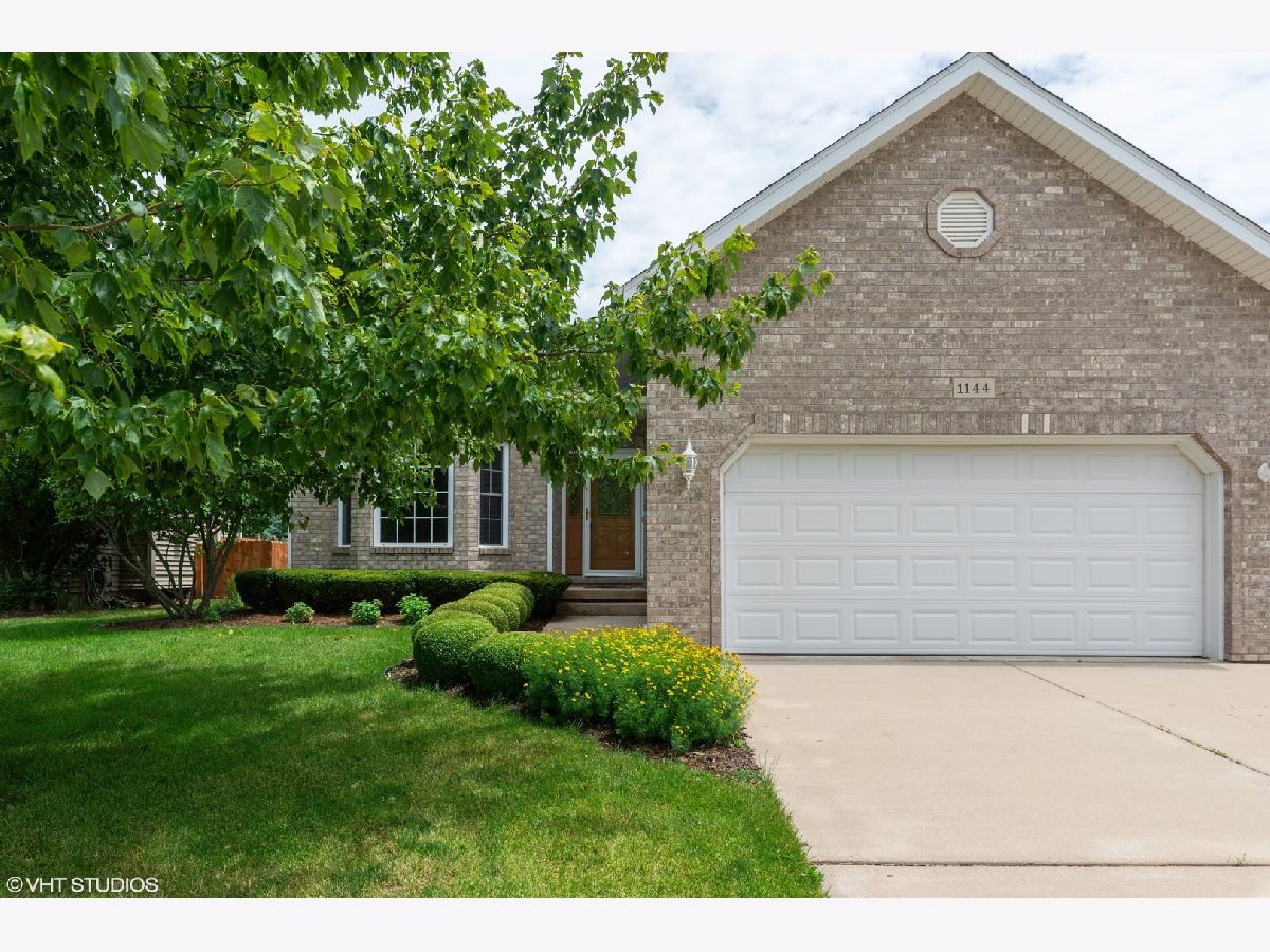  For Sale Sycamore Illinois, 1144 Penny Lane