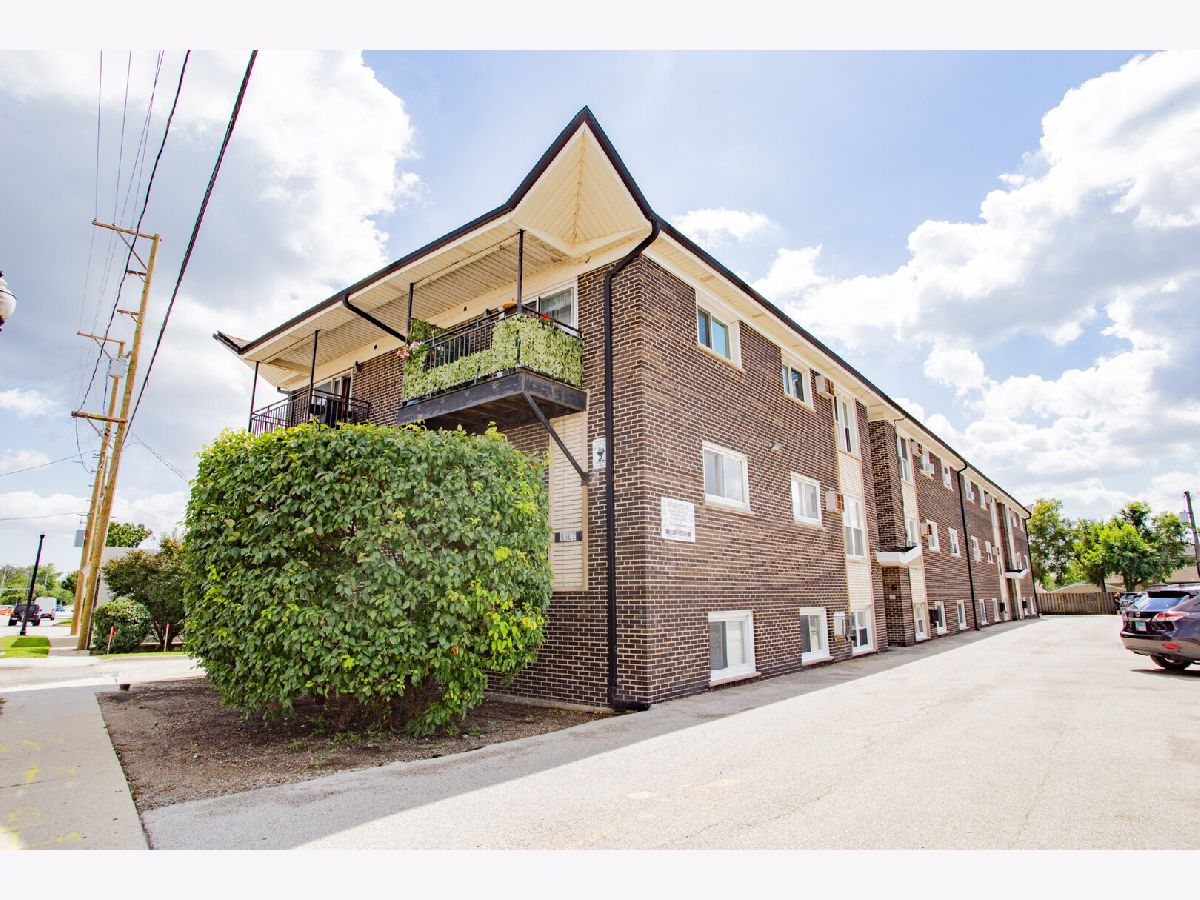  For Sale Schiller Park Illinois, 9307 Irving Park Road