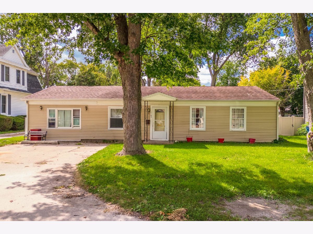  For Sale Pontiac Illinois, 1702 Plum Street