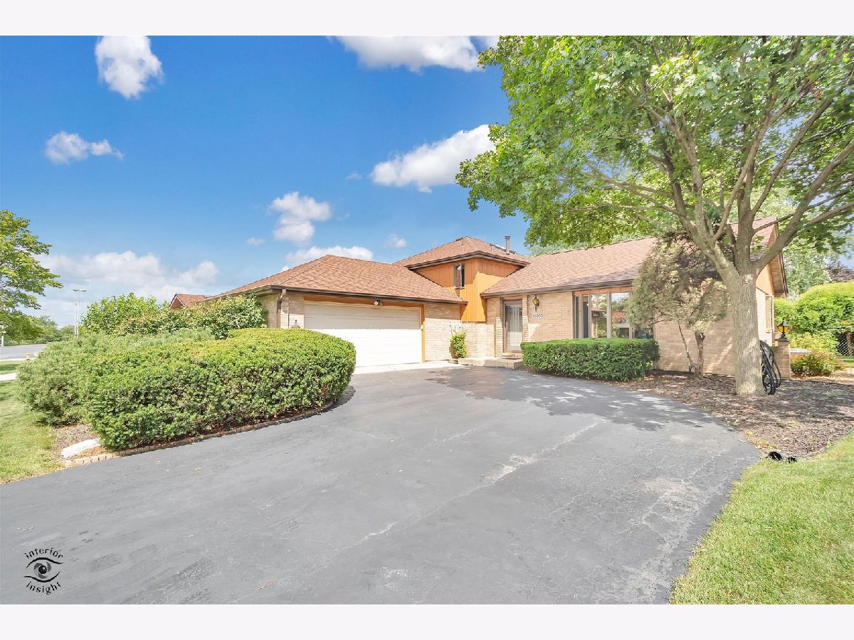  For Sale Orland Hills Illinois, 15963 91st Avenue