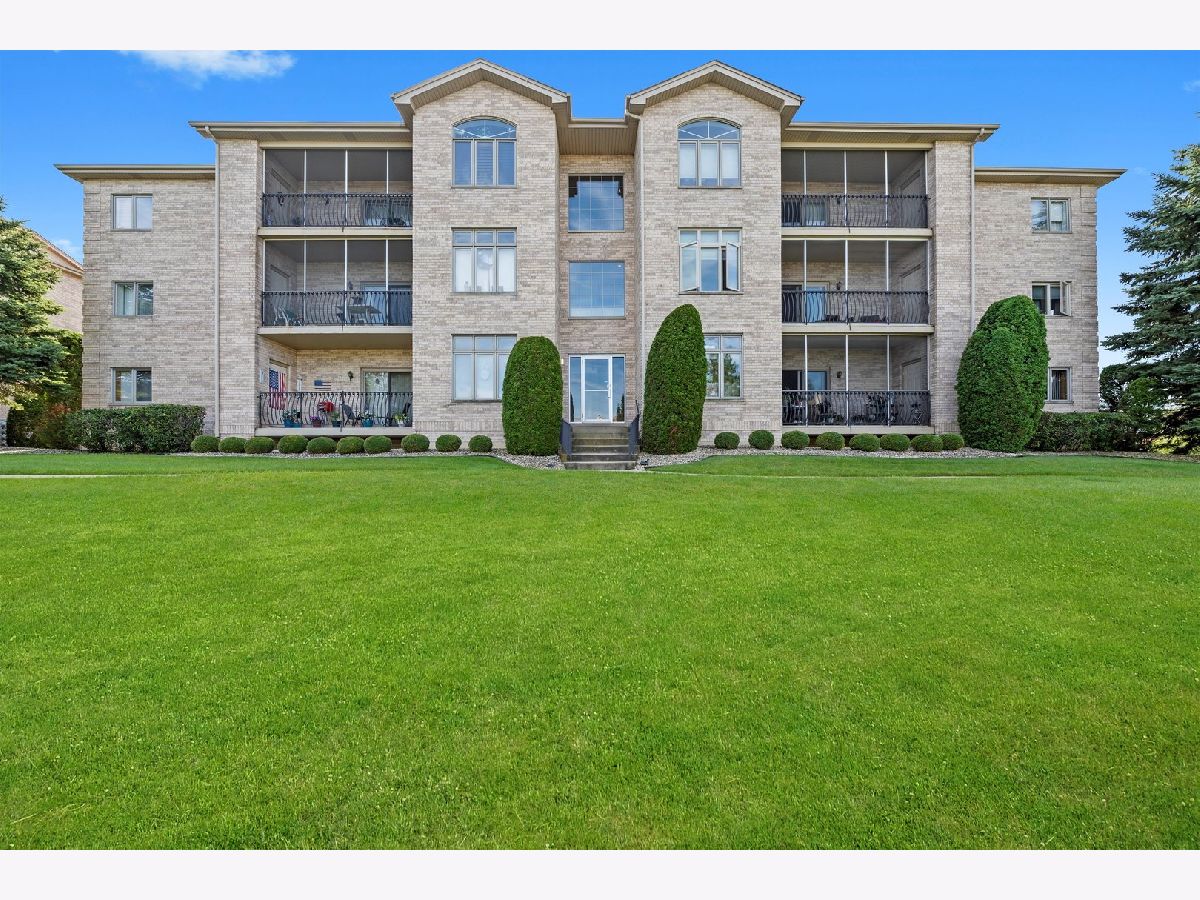  For Sale Tinley Park Illinois, 6330 Pine Ridge Drive