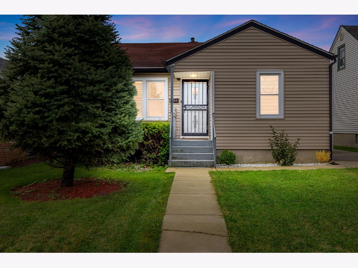  For Sale Blue Island Illinois, 2209 123rd Place