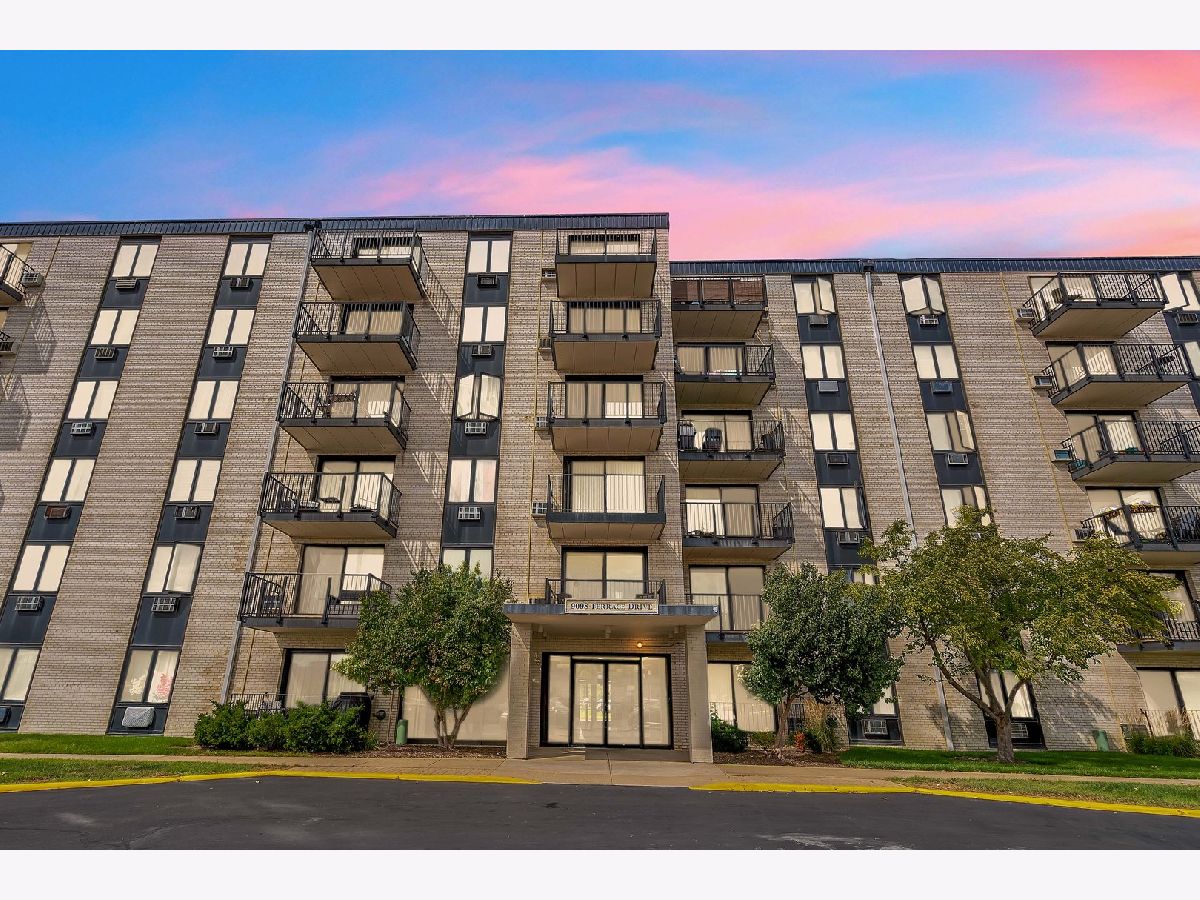 Condos & Townhomes & Homes Rented Terrace Square Niles Illinois, 9098 Terrace