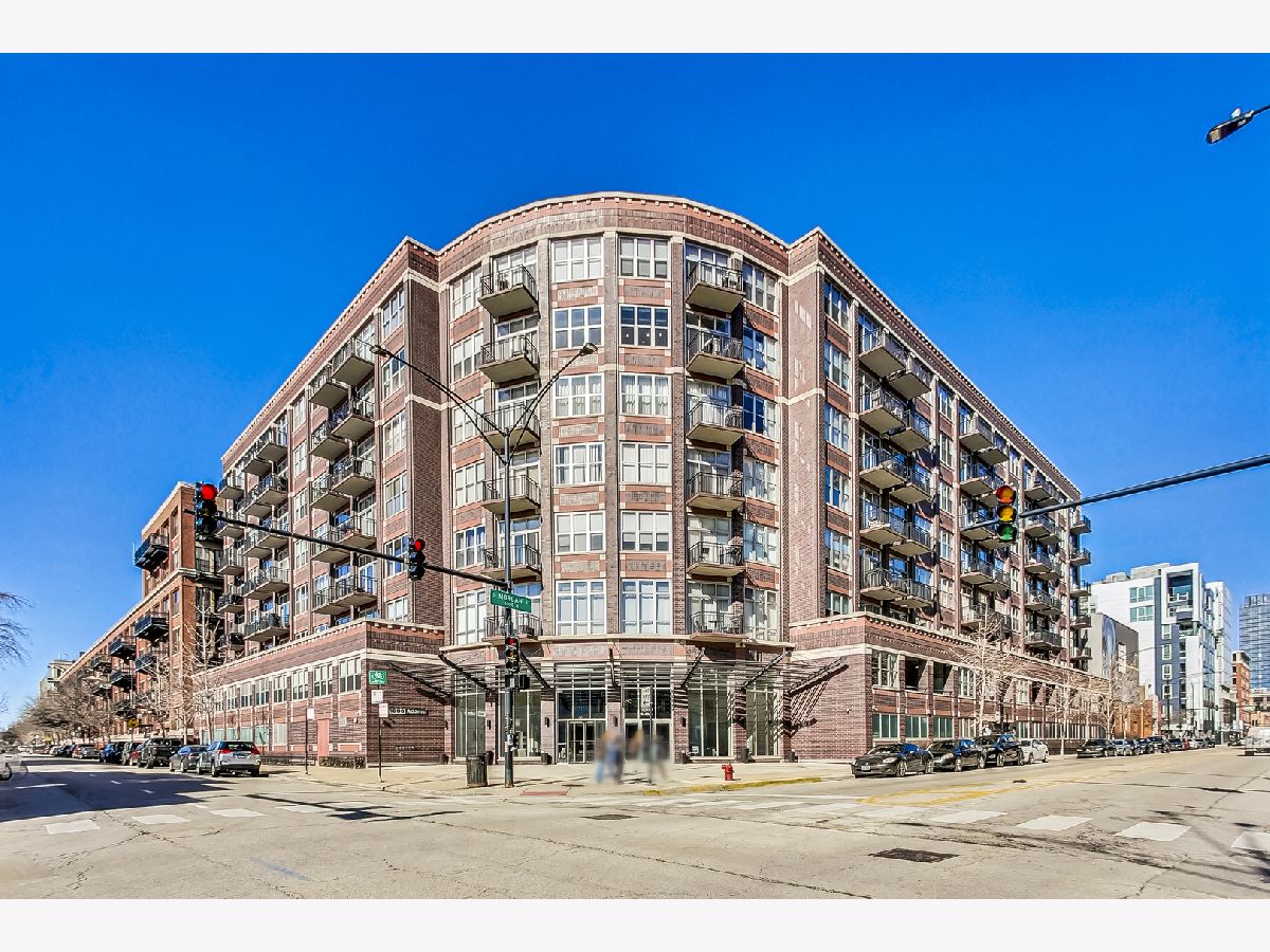  For Sale Chicago Illinois, 1000 Adams Street