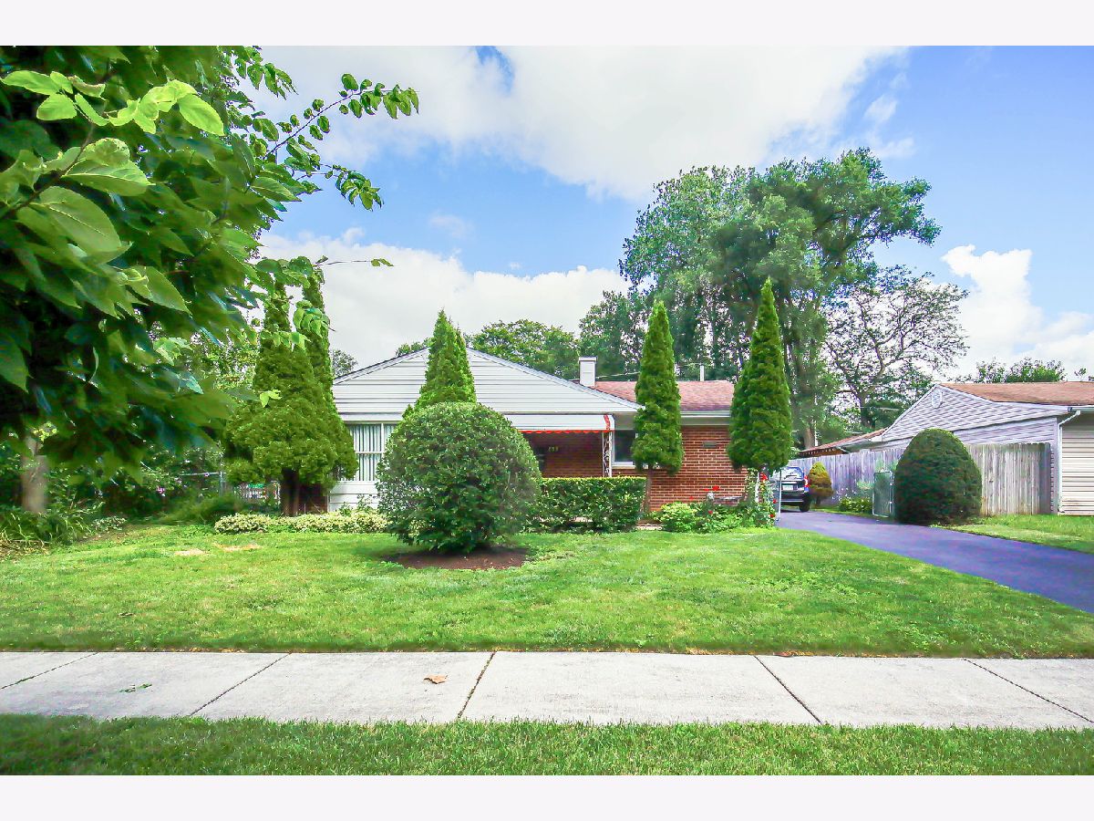  For Sale Wheeling Illinois, 295 Dennis Road