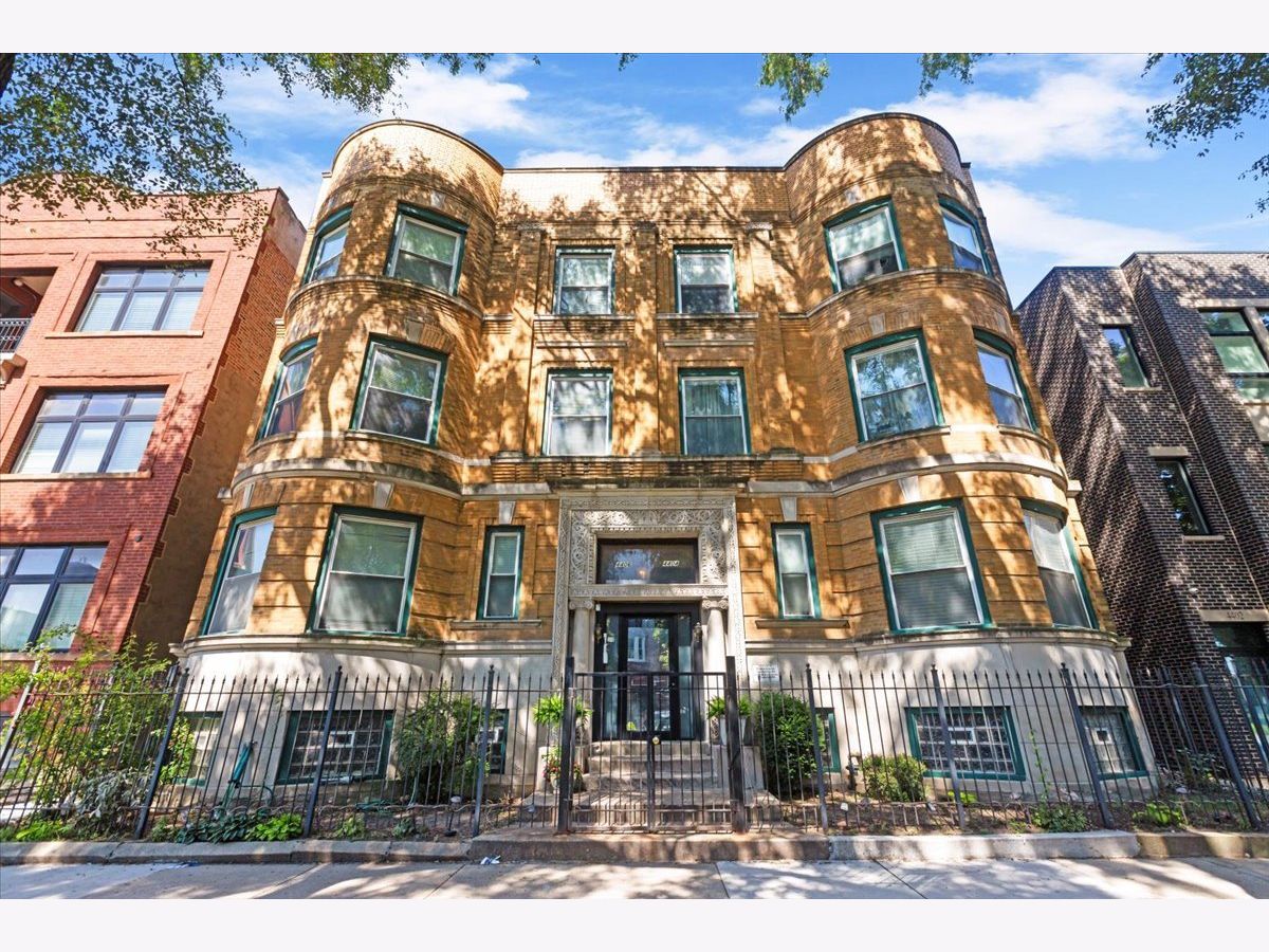 Rented Chicago Illinois, 4404 Prairie