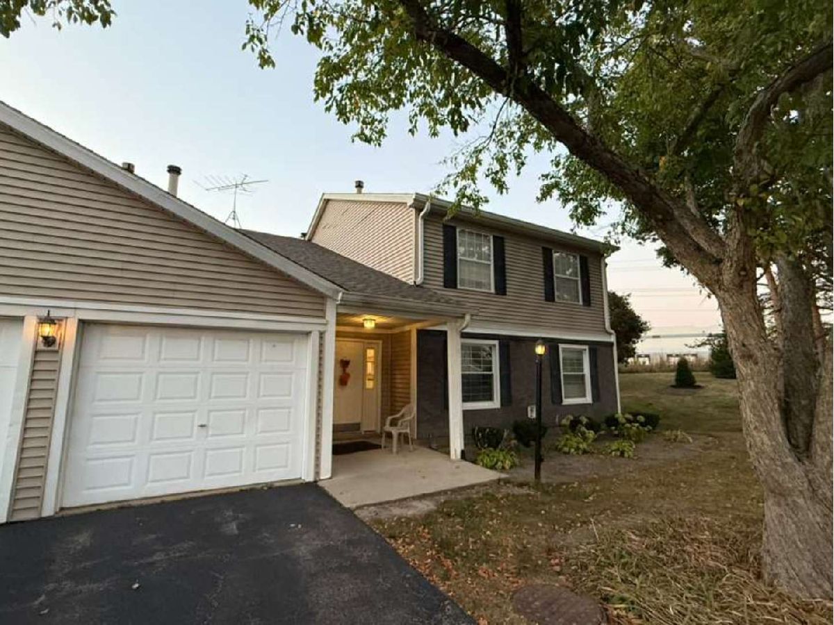  For Rent Bartlett Illinois, 320 Newport