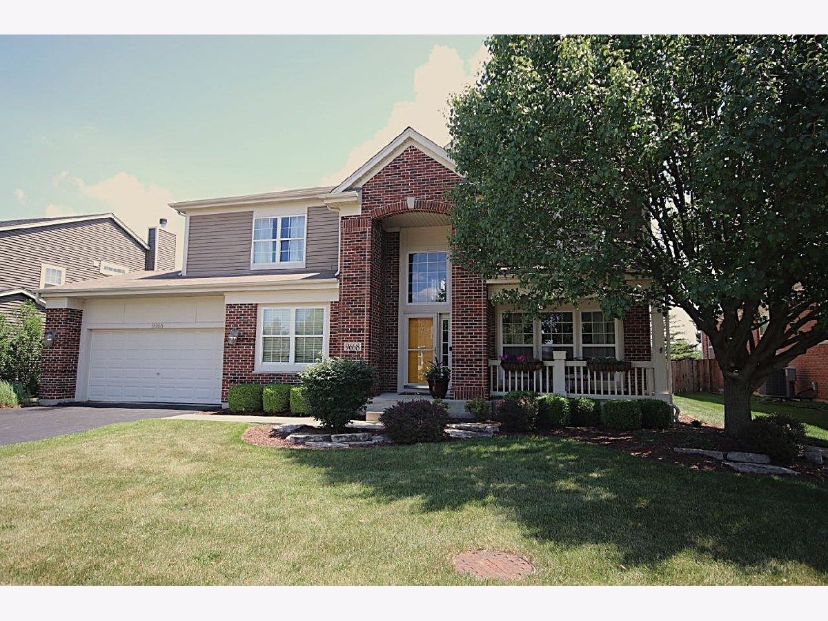 Homes & Townhomes & Condos For Sale Covington Lakes Huntley Illinois, 9668 Rainsford Drive