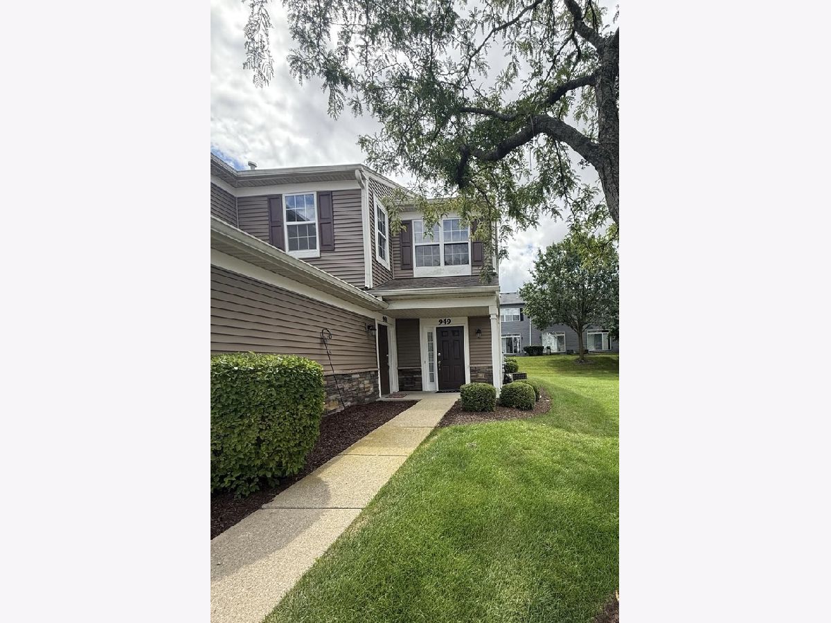  Rented Naperville Illinois, 949 Genesee