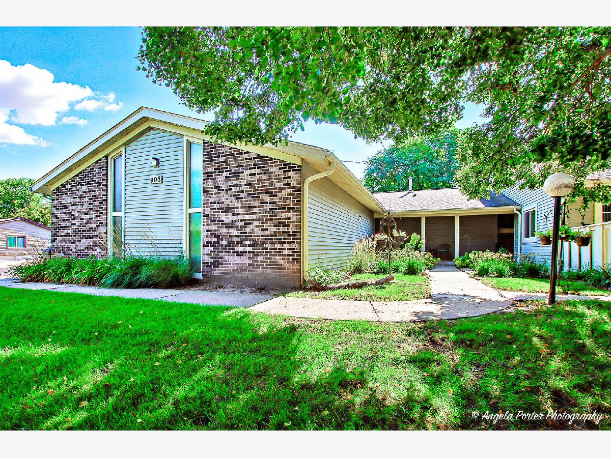  For Sale Mchenry Illinois, 408 Waters Edge Drive