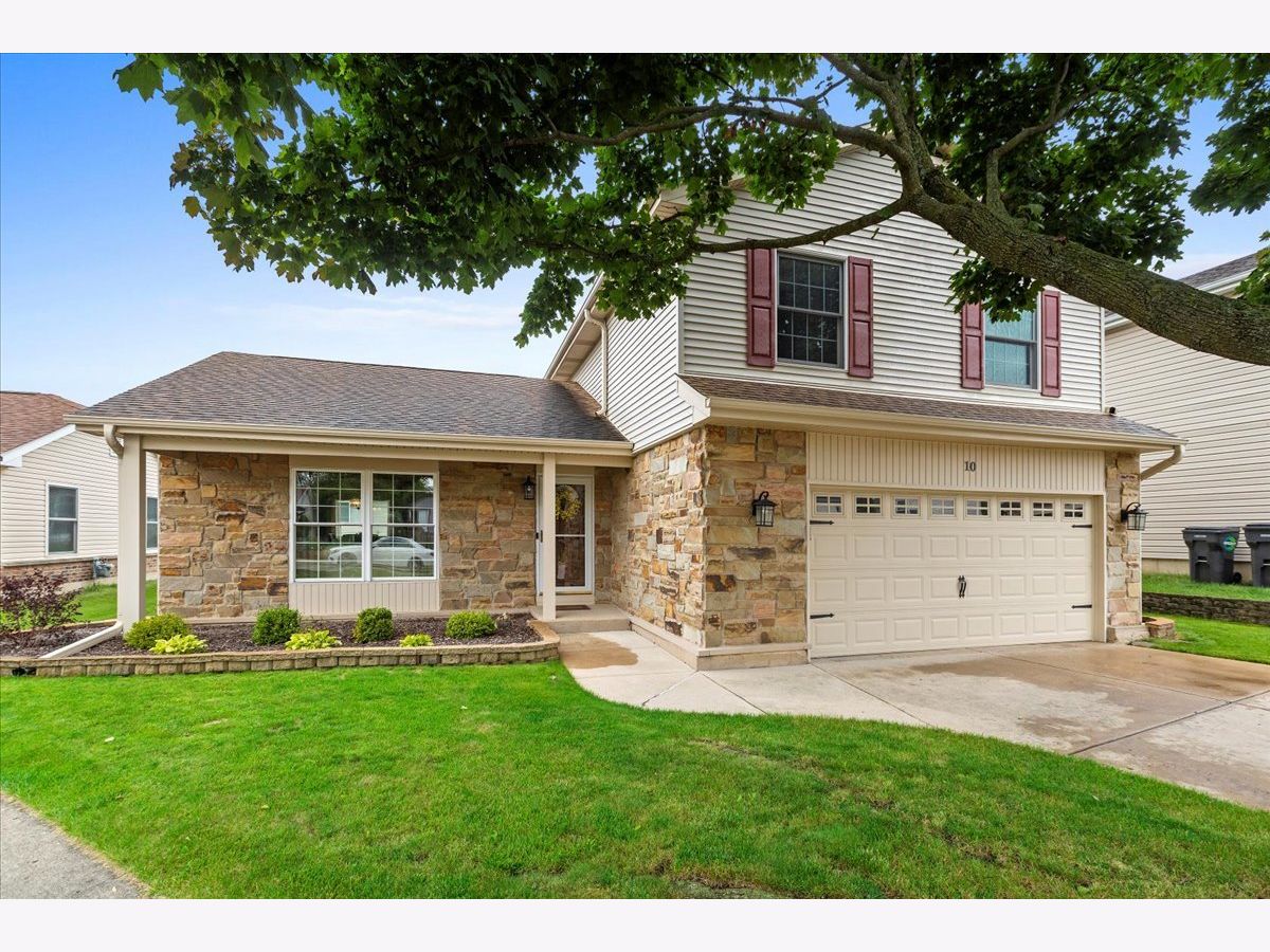  For Sale Streamwood Illinois, 10 Warwick Court