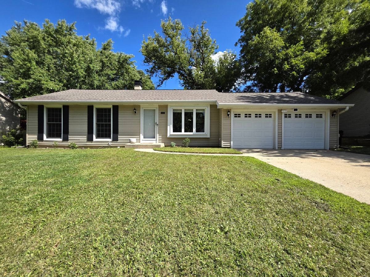  For Sale Mchenry Illinois, 5206 Dartmoor Drive
