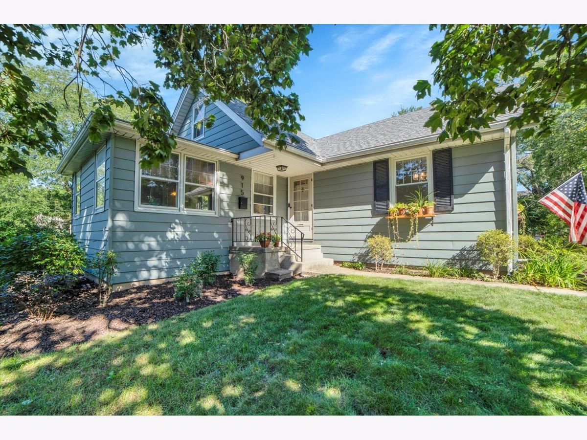  For Sale Naperville Illinois, 915 Eagle Street