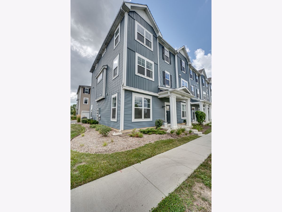  For Rent Grayslake Illinois, 1622 Albany