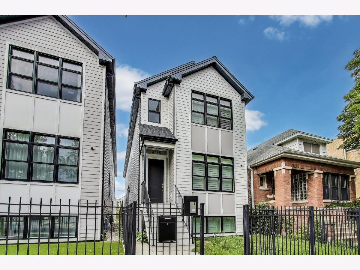 For Sale Chicago Illinois, 3840 Cornelia Avenue