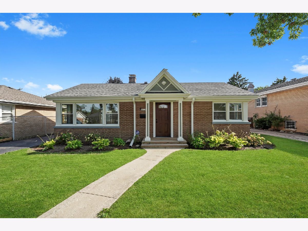 For Sale Berkeley Illinois, 5809 Huron Street