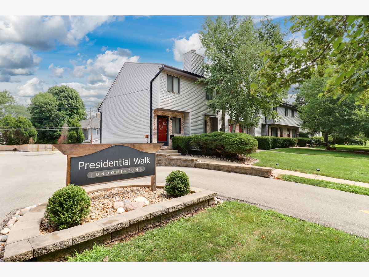 Condos & Townhomes For Sale Presidential Walk Bloomington Illinois, 1110 Jefferson Street