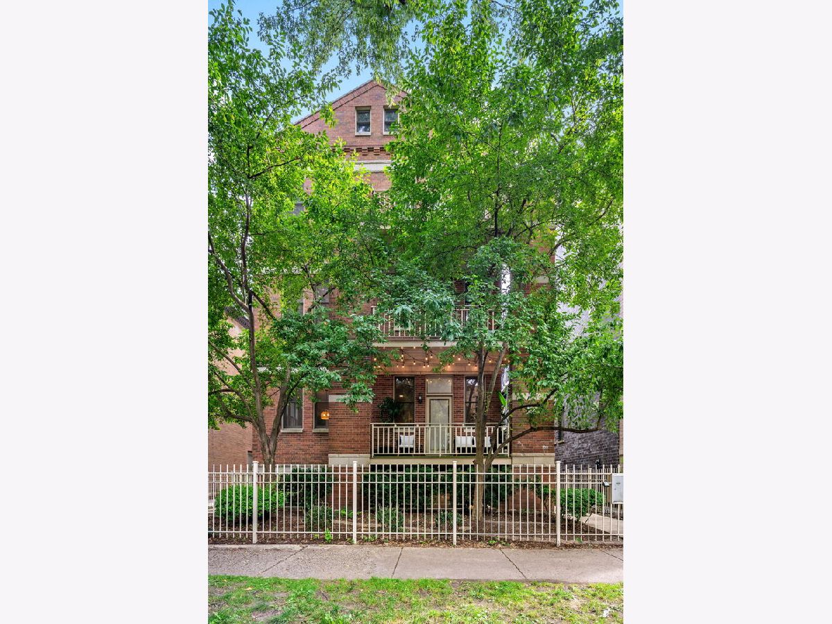  For Sale Chicago Illinois, 1225 Carmen Avenue