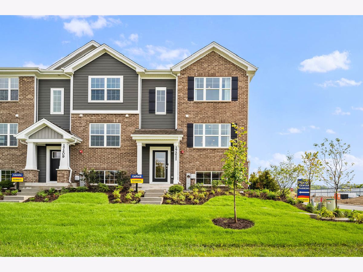 Condos & Townhomes & Homes For Sale Oak Ridge Tinley Park Illinois, 6351 Ulster Drive