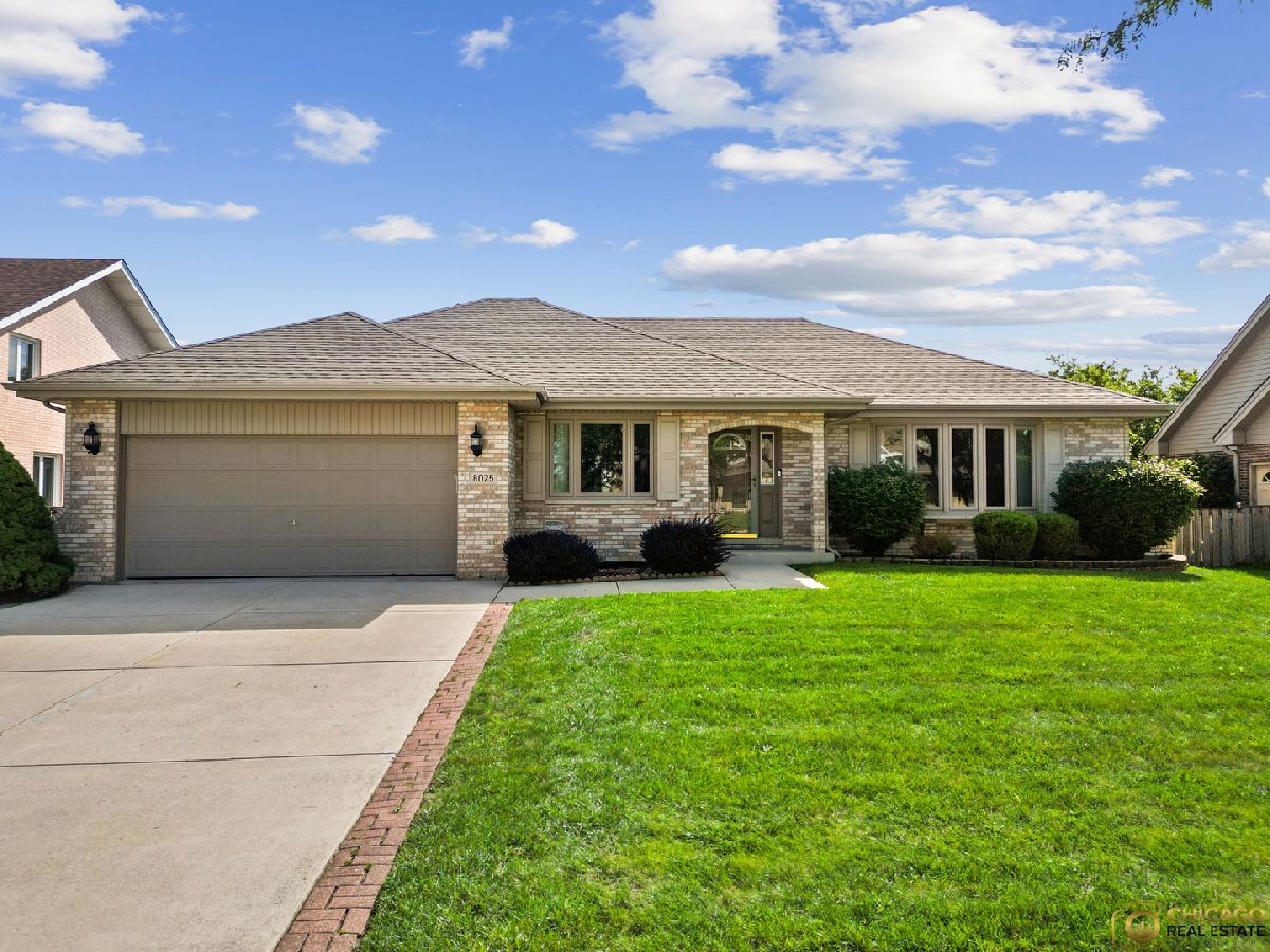  For Sale Woodridge Illinois, 8025 Chesterton Drive