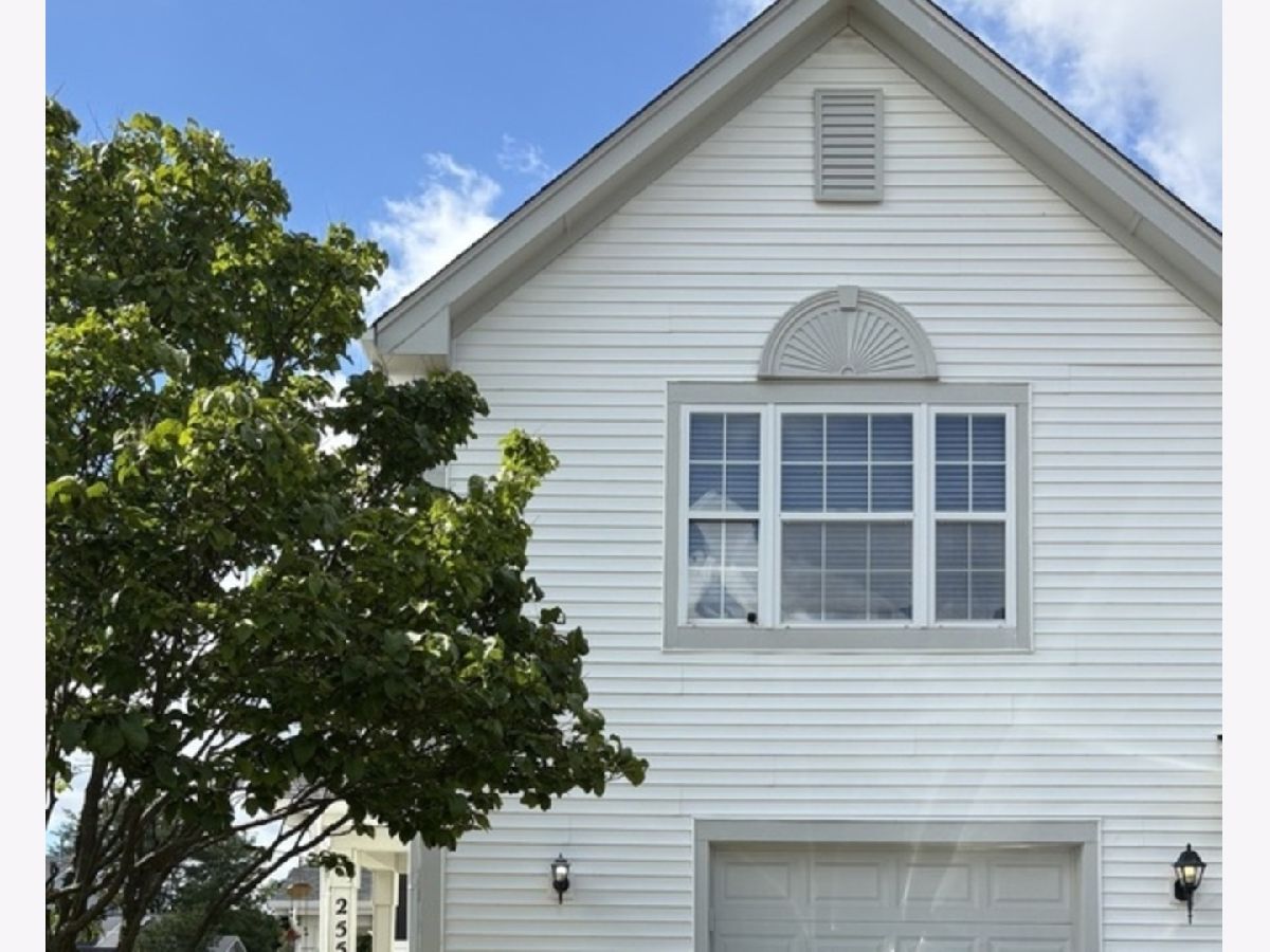  For Rent Aurora Illinois, 2552 Dickens