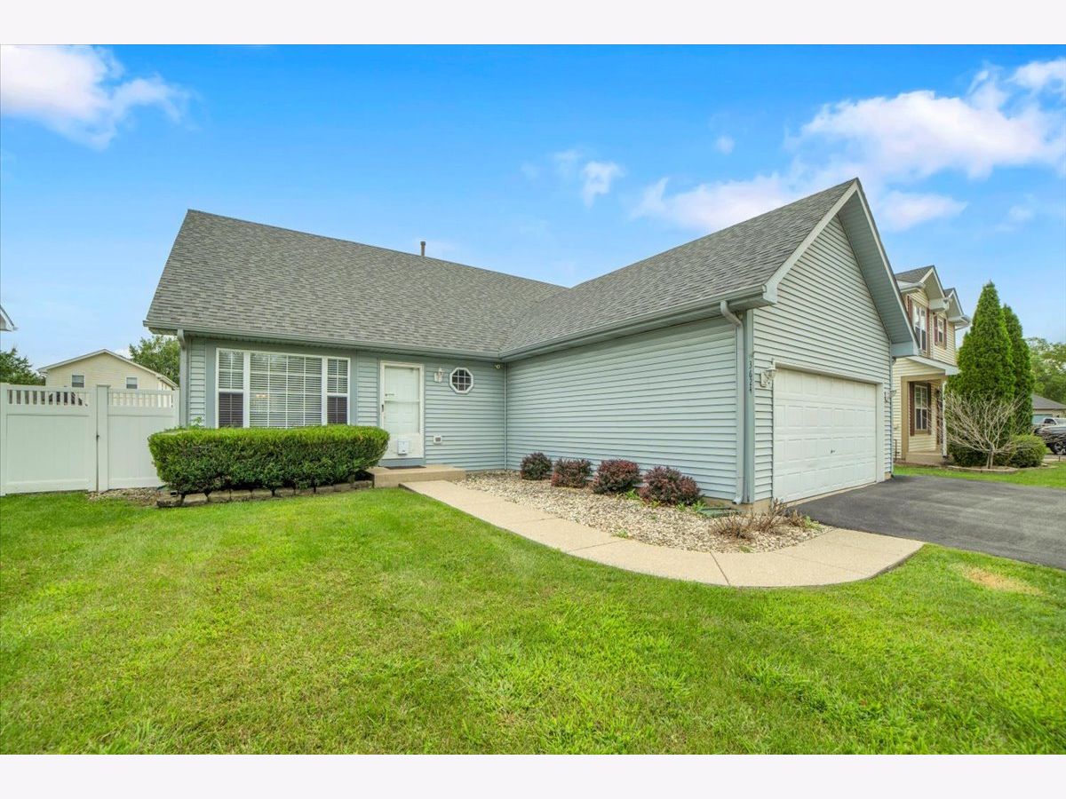 Homes & Townhomes For Sale Grand Prairie Joliet Illinois, 3624 Shannon Court