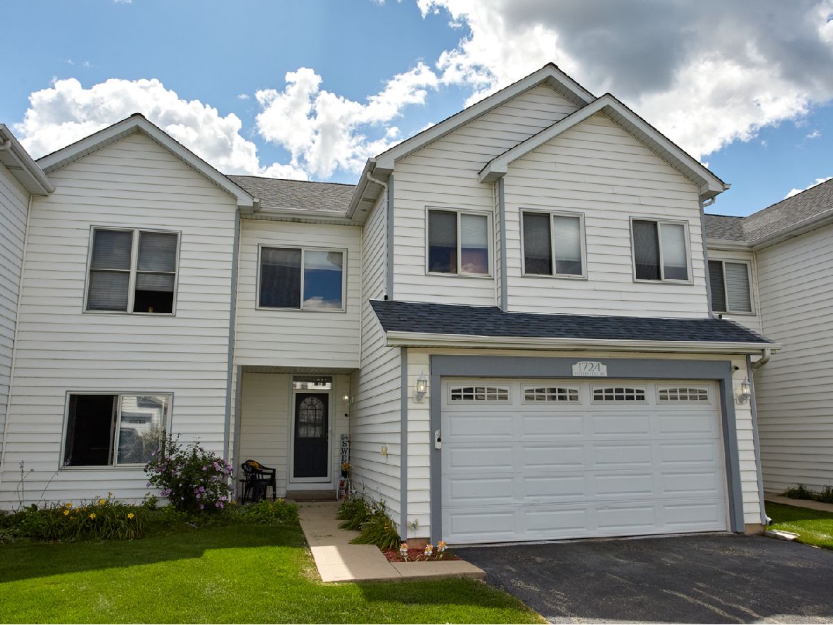  For Sale Minooka Illinois, 1724 Waters Edge Drive