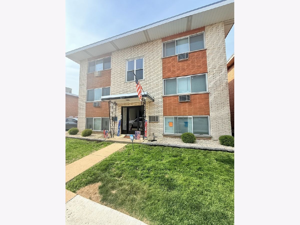 Rented River Grove Illinois, 8137 Oconnor