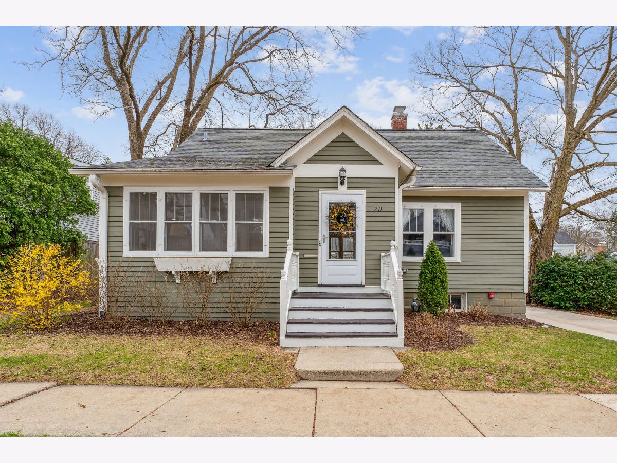  For Sale Barrington Illinois, 211 Russell Street