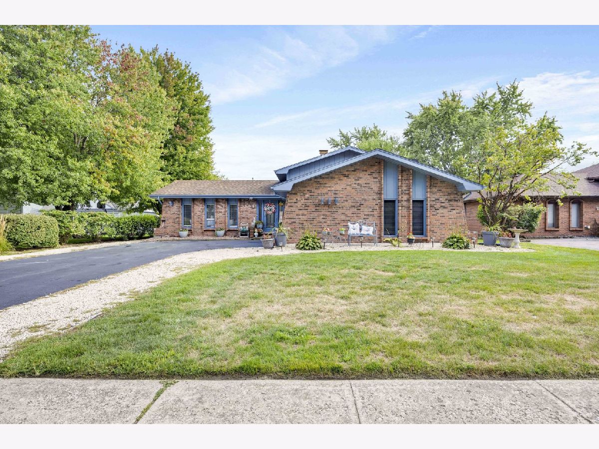 Homes For Sale Dejong Gardens Lansing Illinois, 1943 182nd Street