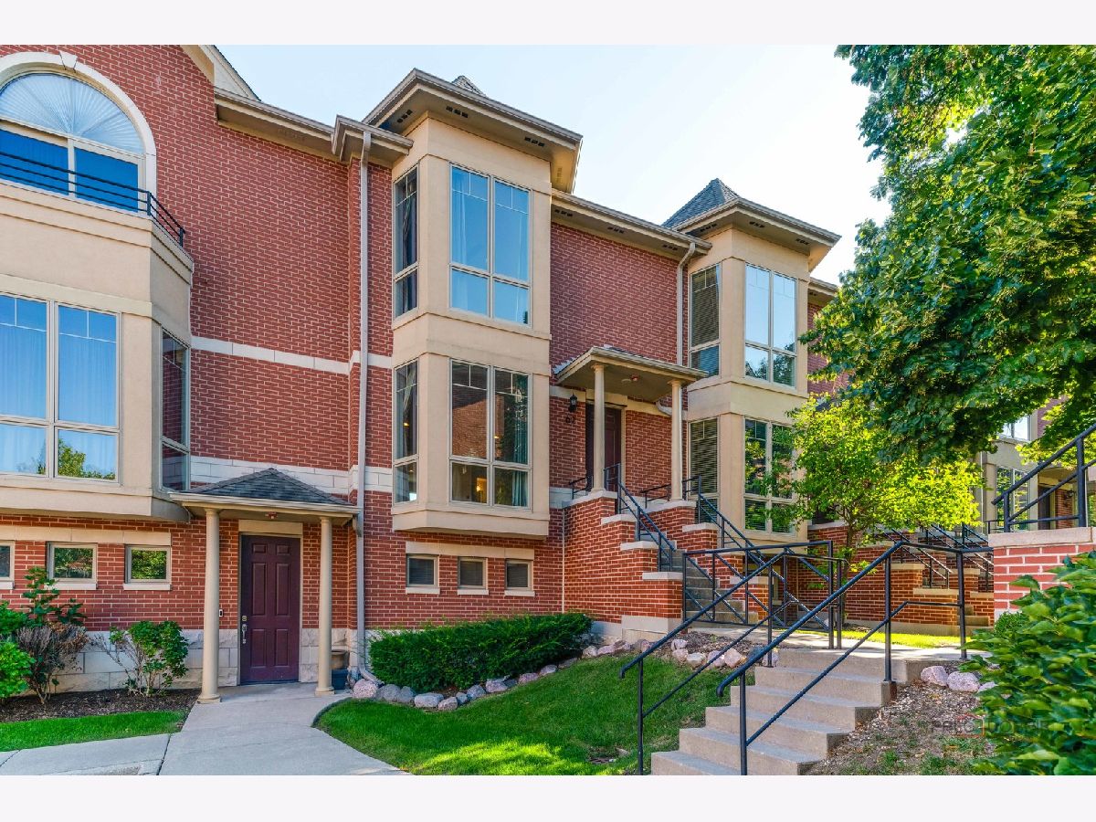  For Sale Wheeling Illinois, 62 Legacy Lane