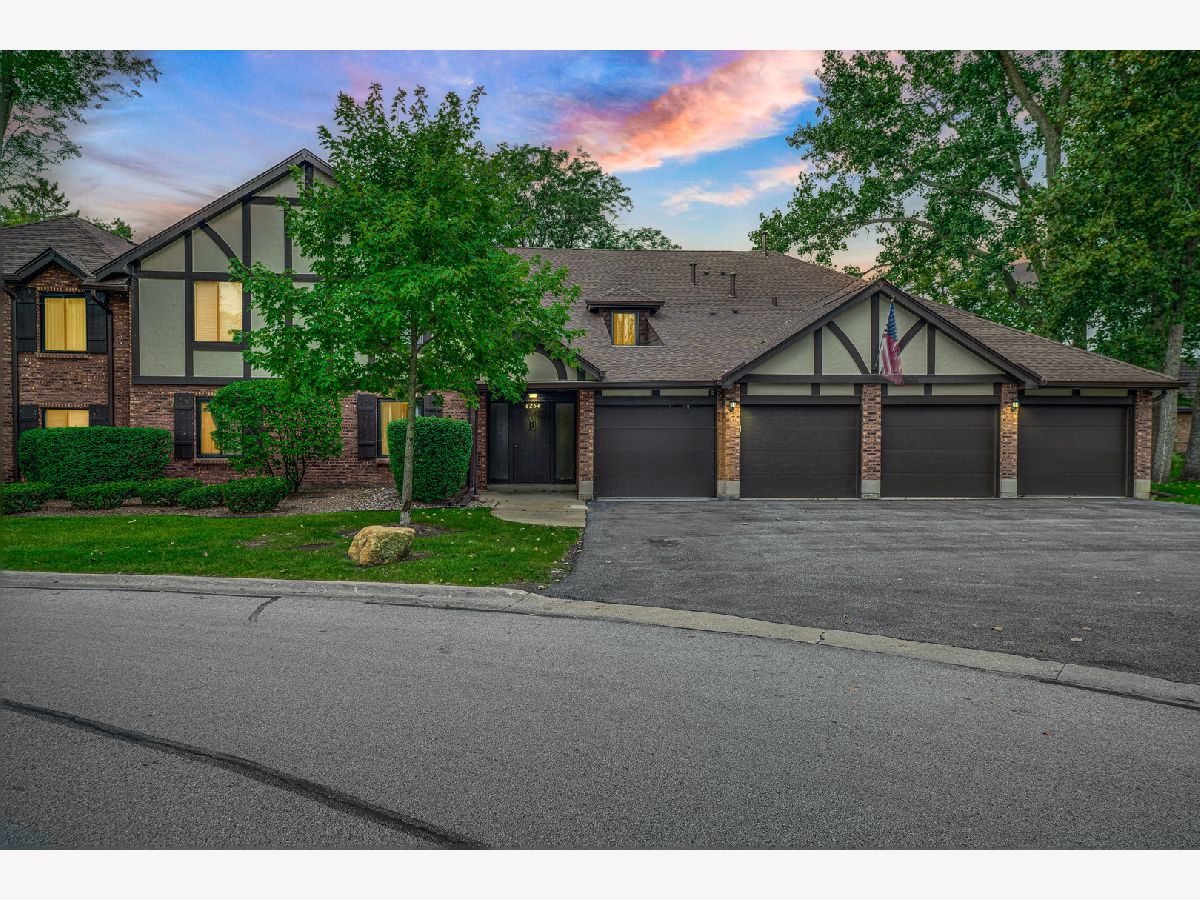  For Sale Palos Hills Illinois, 8254 Chestnut Drive