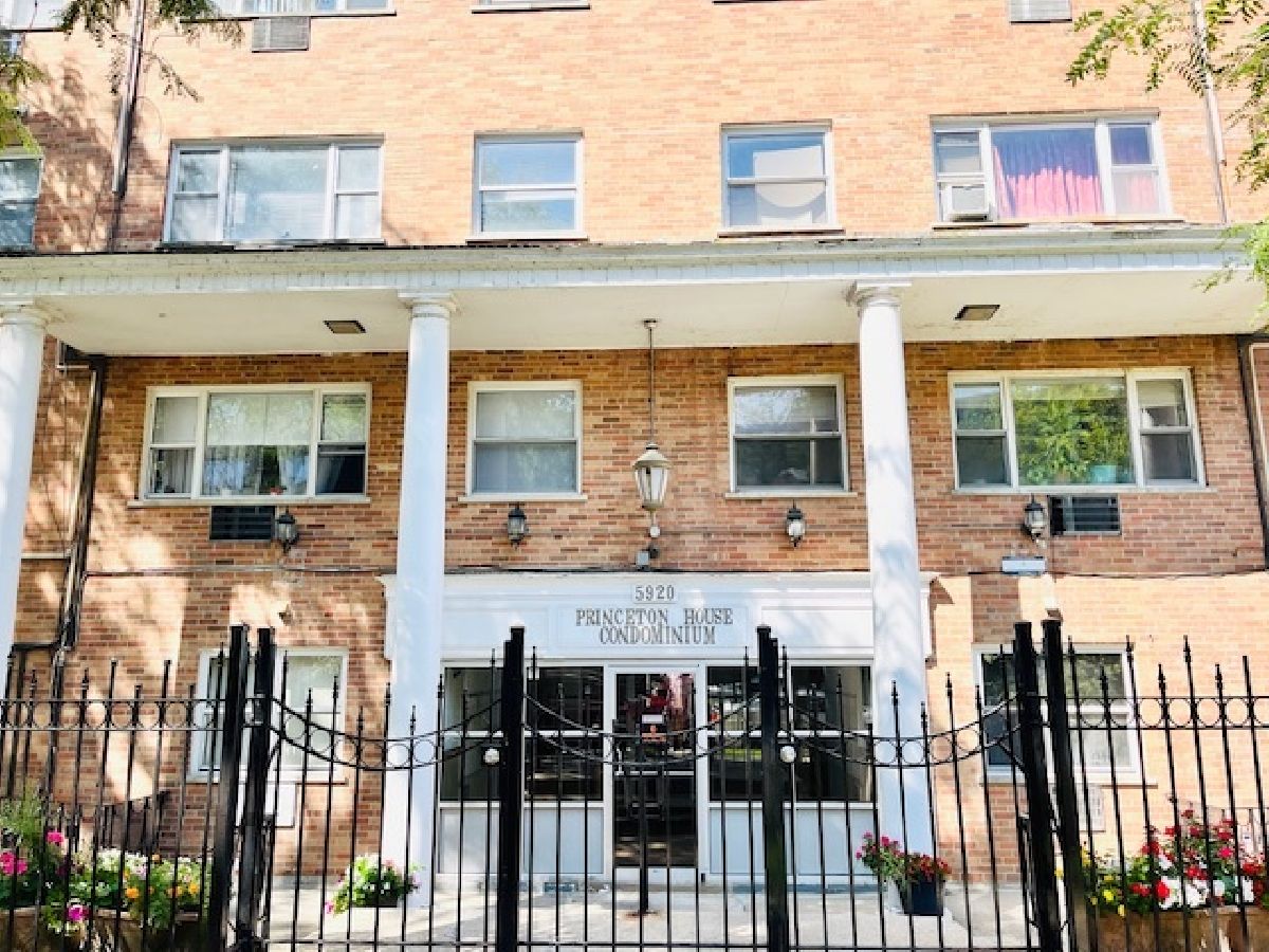  For Sale Chicago Illinois, 5920 Kenmore Avenue