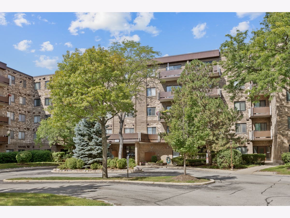  For Sale Elk Grove Village Illinois, 700 Wellington Avenue