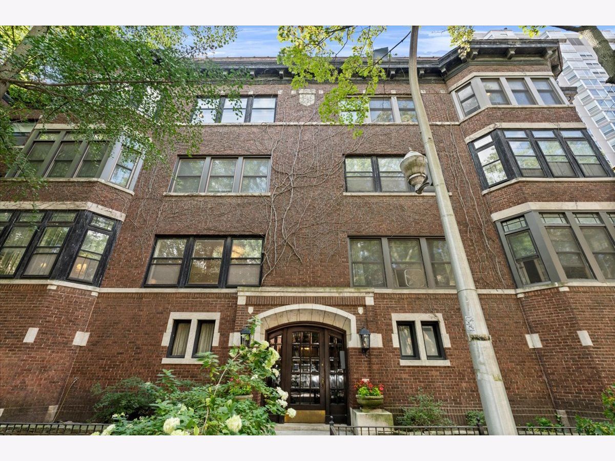  For Sale Chicago Illinois, 703 Buena Avenue