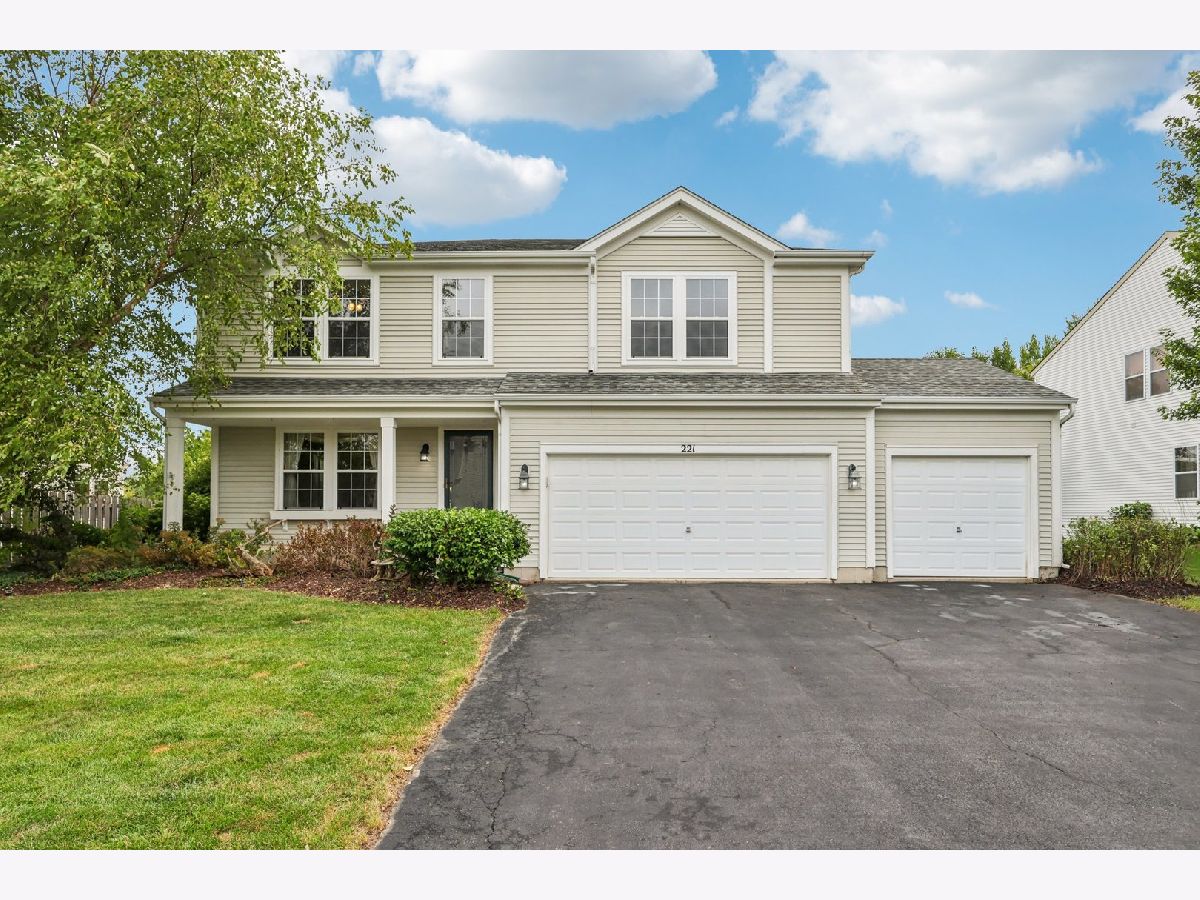  For Sale Hampshire Illinois, 221 White Oak Street
