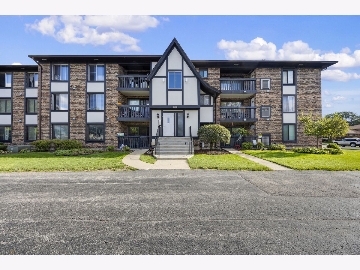  For Sale Crestwood Illinois, 13645 Lamon Avenue