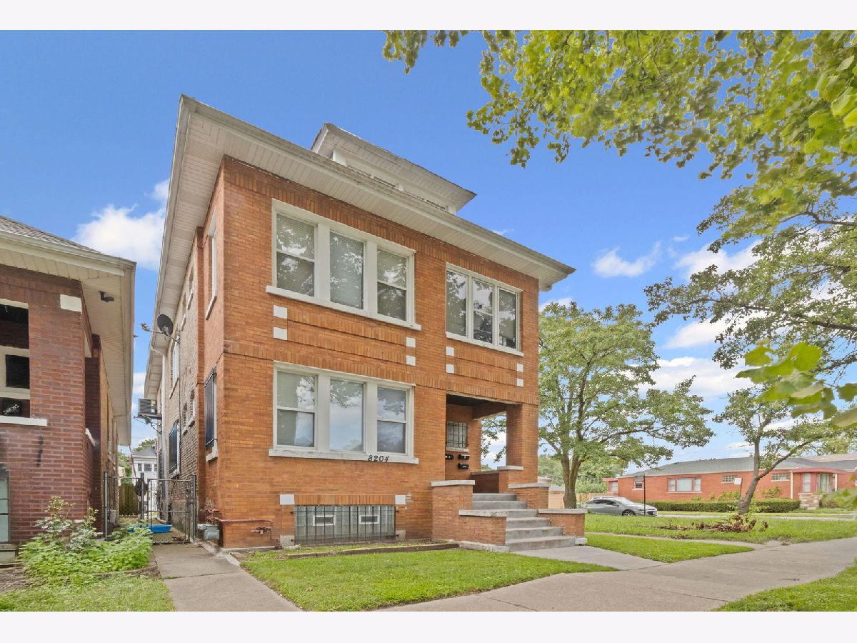 Rented Chicago Illinois, 8204 Marquette