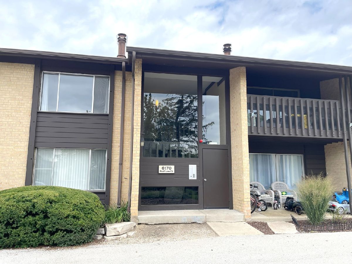 Rented Willowbrook Illinois, 6170 Knoll Lane