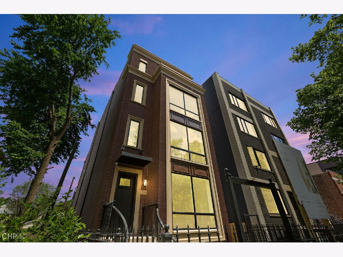  Rented Chicago Illinois, 211 Hamilton