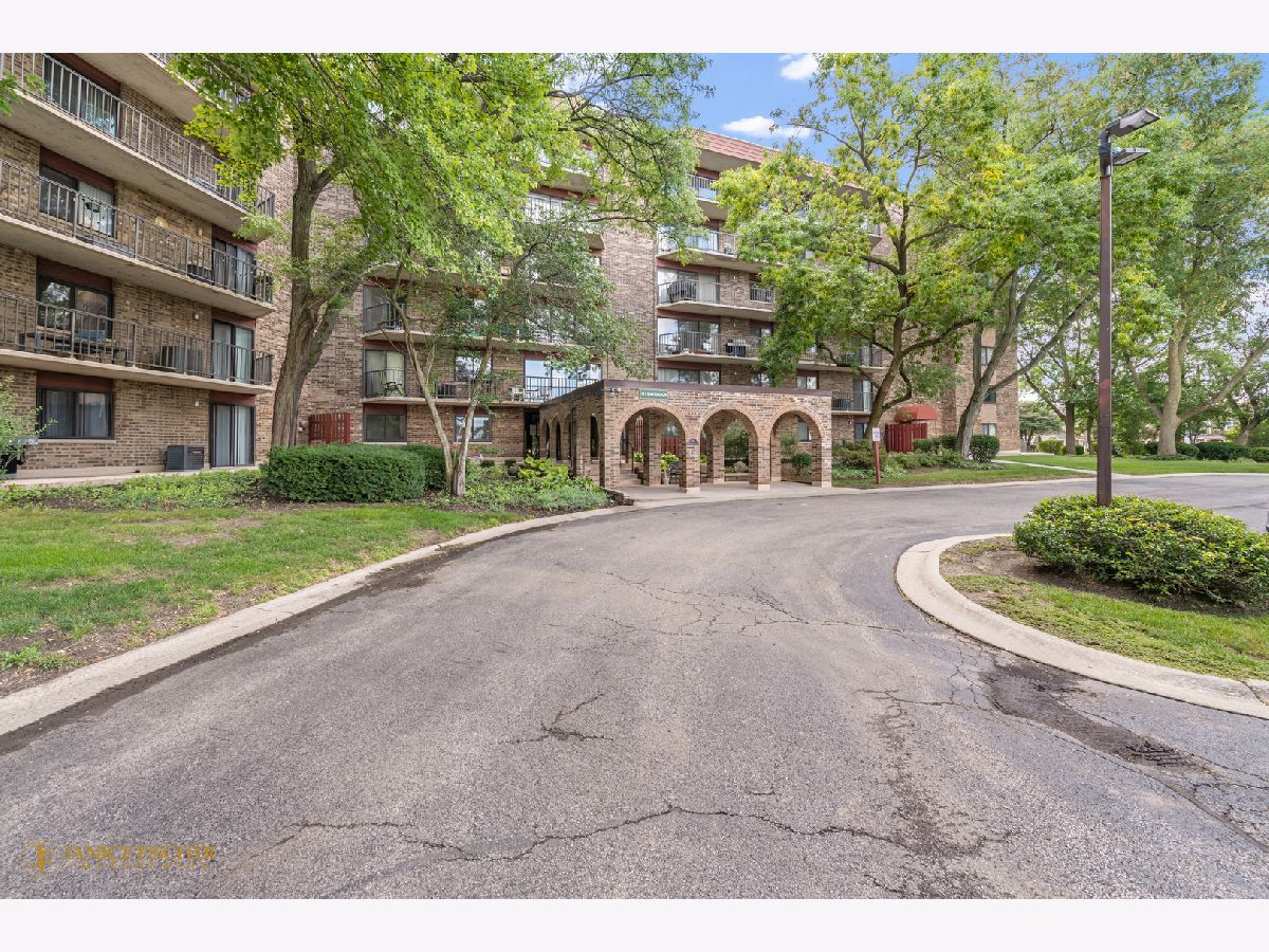  For Sale Palatine Illinois, 111 Baybrook Drive