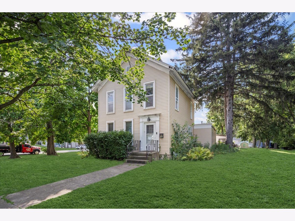  For Sale South Elgin Illinois, 300 South Elgin Boulevard