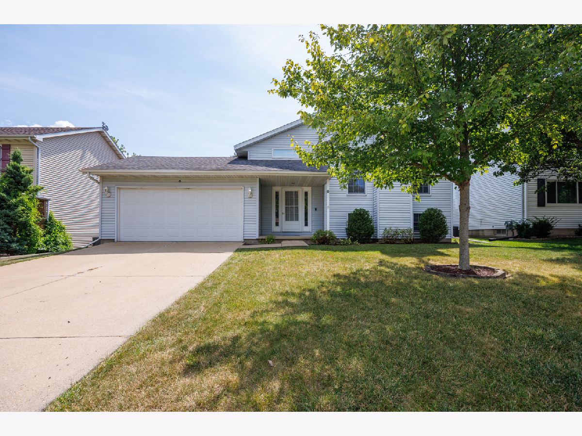  For Sale Bloomington Illinois, 8 Spiria Court